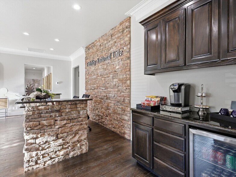 More Photos Of 101 Countryside Ct, Southlake Medical For Sale