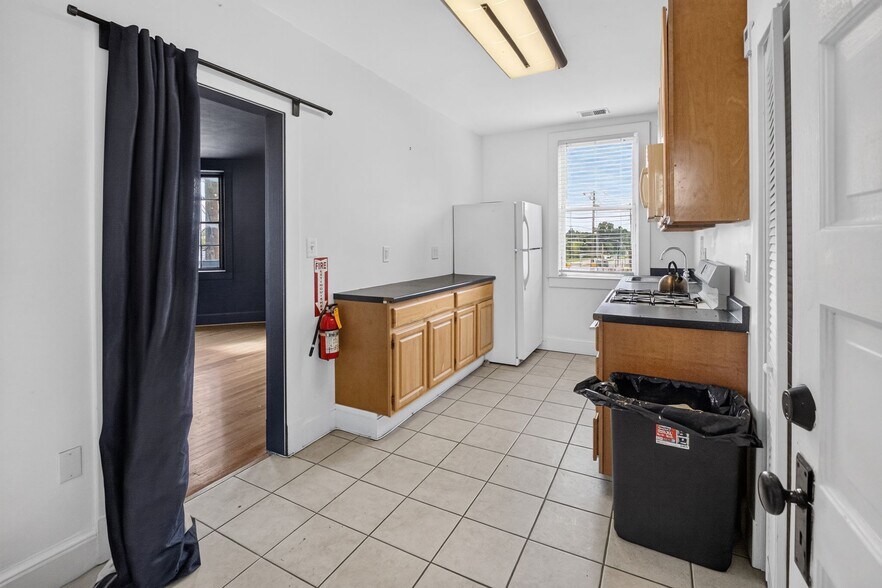 More Photos Of 4802 Rhode Island Ave, Hyattsville Unknown For Lease