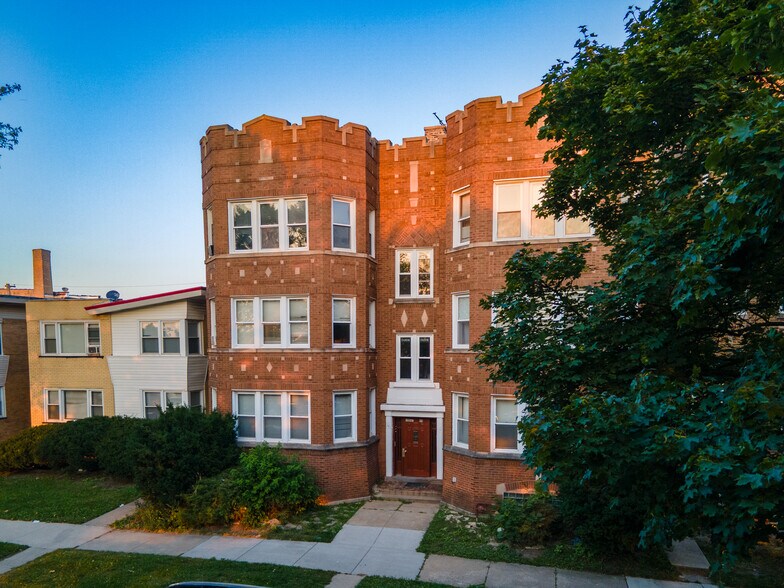 More Photos Of 10947 S King Dr, Chicago Apartments For Sale