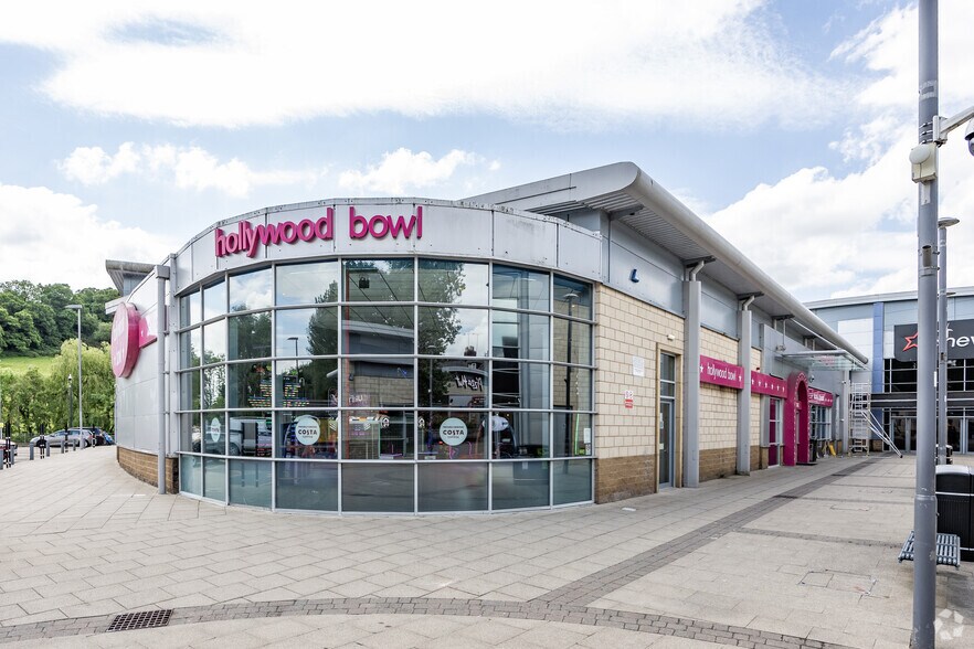 More Photos Of Old Station Way, Yeovil General Retail For Sale