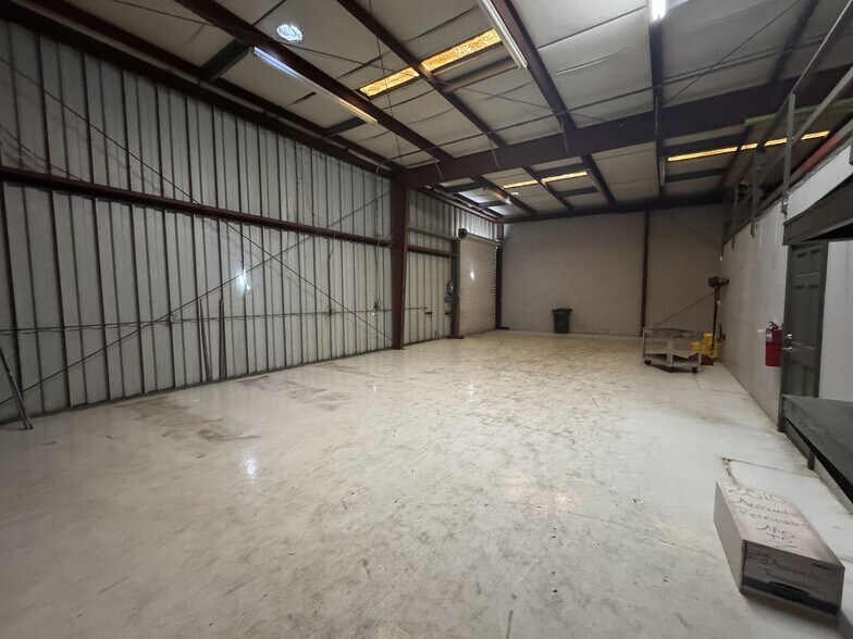 More Photos Of 1226 Fremaux Ave, Slidell Distribution For Lease