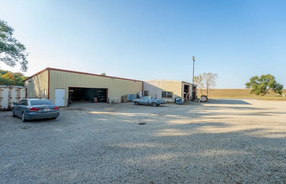 More Photos Of 1970 Illinois 16, Shelbyville Land For Sale