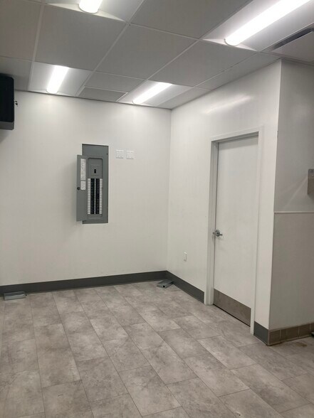 More Photos Of 937-945 Flatbush Ave, Brooklyn Storefront Retail Office For Lease