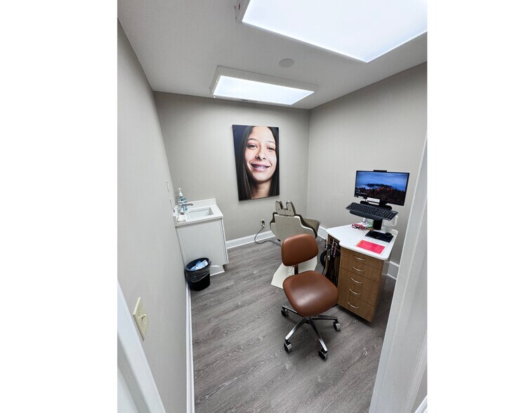 More Photos Of 80 Mountain Dr, Dahlonega Medical For Sale