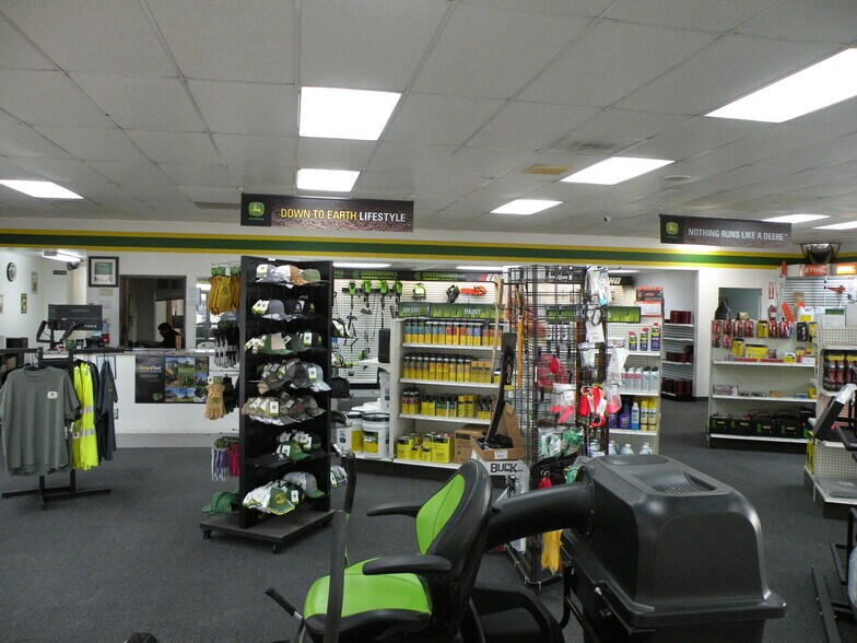 More Photos Of 45223 23rd St W, Lancaster Auto Dealership For Sale