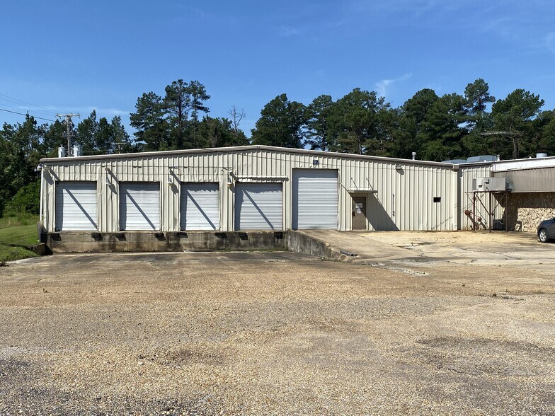 More Photos Of 114 Old Runway Rd, Tupelo Warehouse For Lease