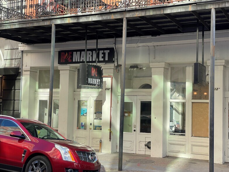 Primary Photo Of 212 Magazine St, New Orleans Storefront Retail Residential For Lease