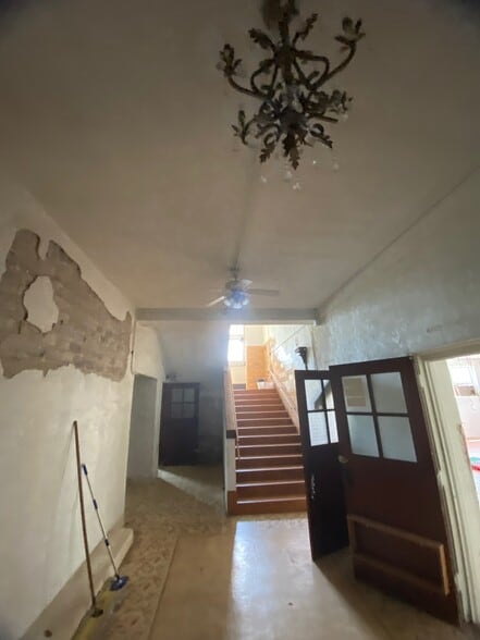 More Photos Of 450 McCorkle Ave, Burbank Schools For Sale