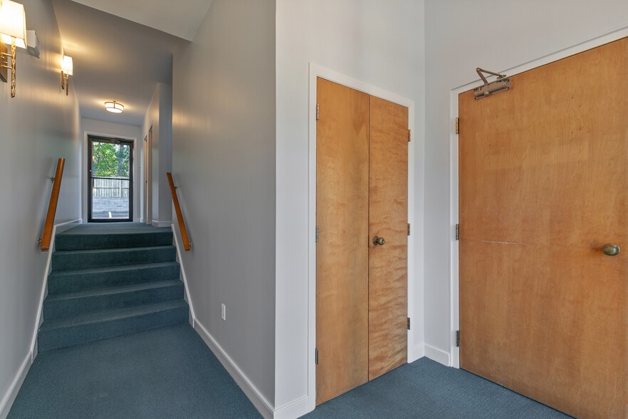 More Photos Of 8417 Patterson Ave, Richmond Office For Lease
