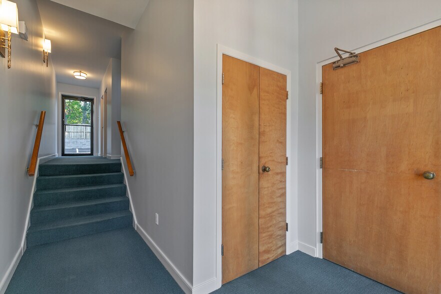 More Photos Of 8417 Patterson Ave, Richmond Office For Lease