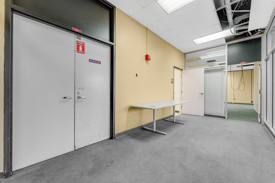 More Photos Of 214 Merchant St, Fairmont Bank For Sale