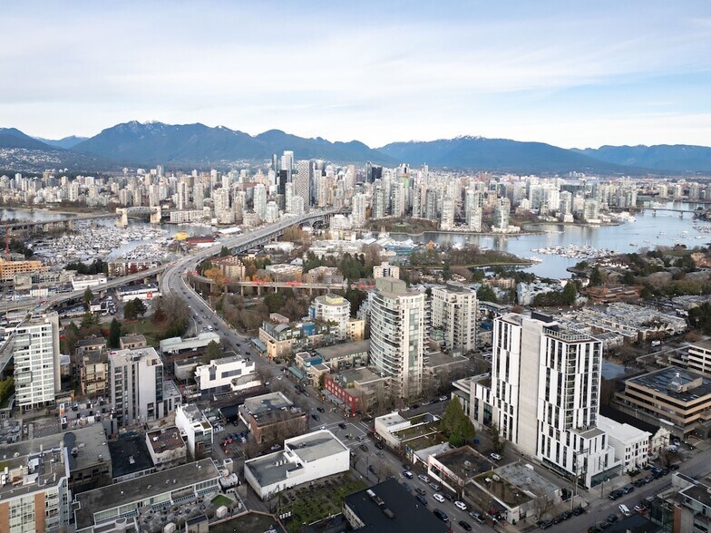 More Photos Of 2342 Granville St, Vancouver Storefront For Lease