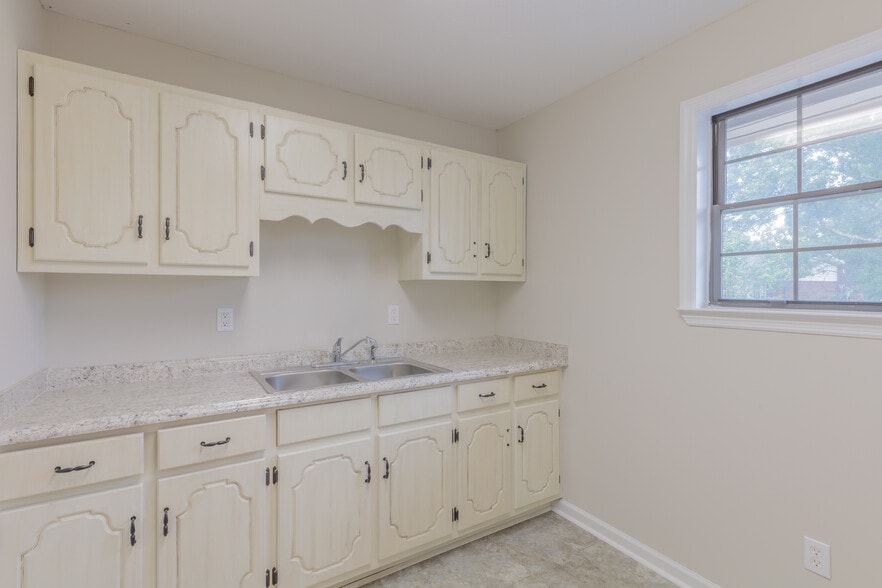 More Photos Of 1438 Battlefield Pky, Fort Oglethorpe Office For Sale