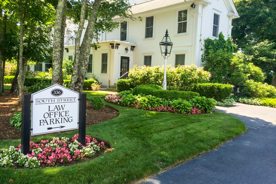 Primary Photo Of 336 South St, Hyannis Office For Sale