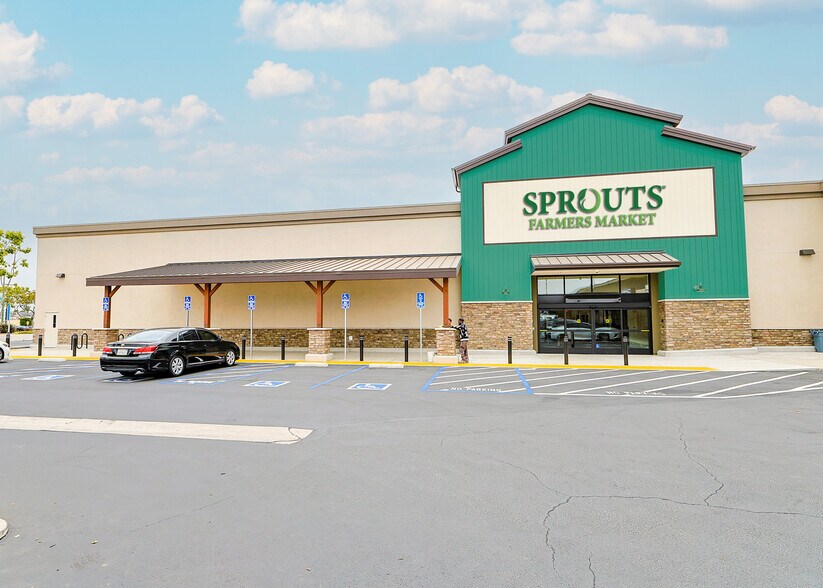 More Photos Of 14411 Hawthorne Blvd, Lawndale Freestanding For Lease