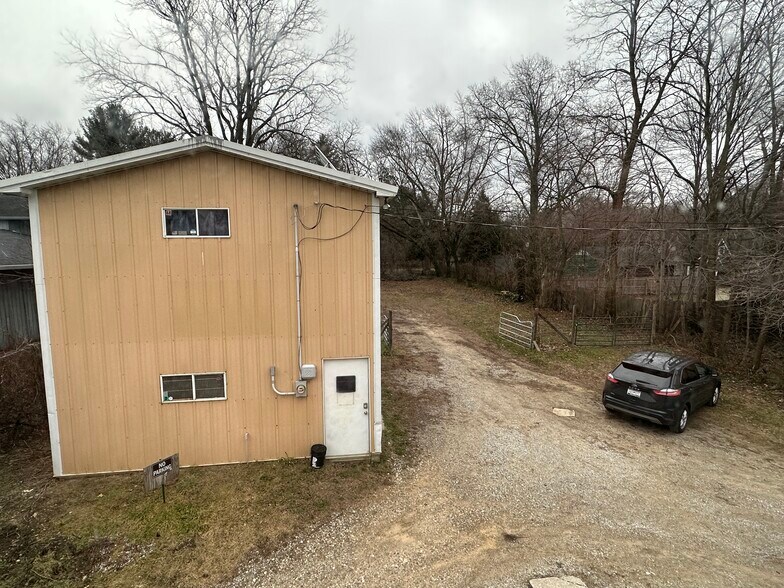 More Photos Of 50860 State Hwy 933, South Bend Auto Repair For Lease