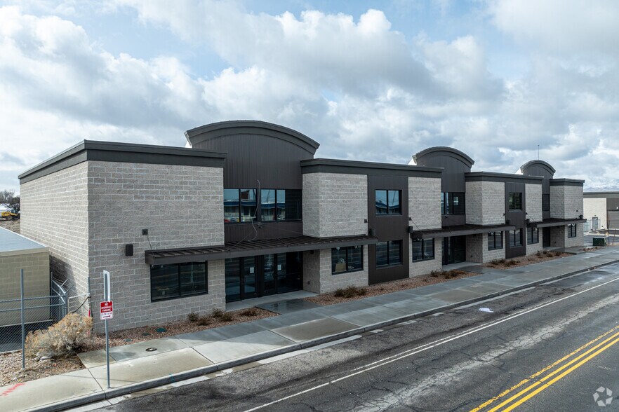 Primary Photo Of 375 Millennium Way, Midvale Flex For Sale