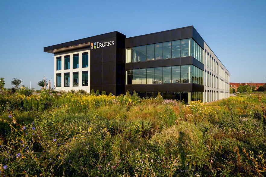 More Photos Of 1401 Discovery Pky, Milwaukee Office For Lease