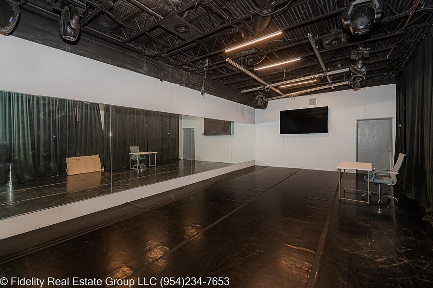 More Photos Of 3650 Coral Ridge Dr, Coral Springs Light Manufacturing For Lease