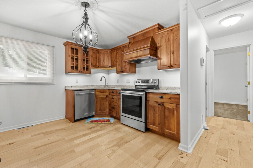 More Photos Of 118 21st St NW, Minot Multifamily For Sale