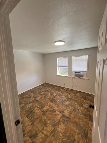 More Photos Of 1440 Jackson St, New Braunfels Apartments For Sale