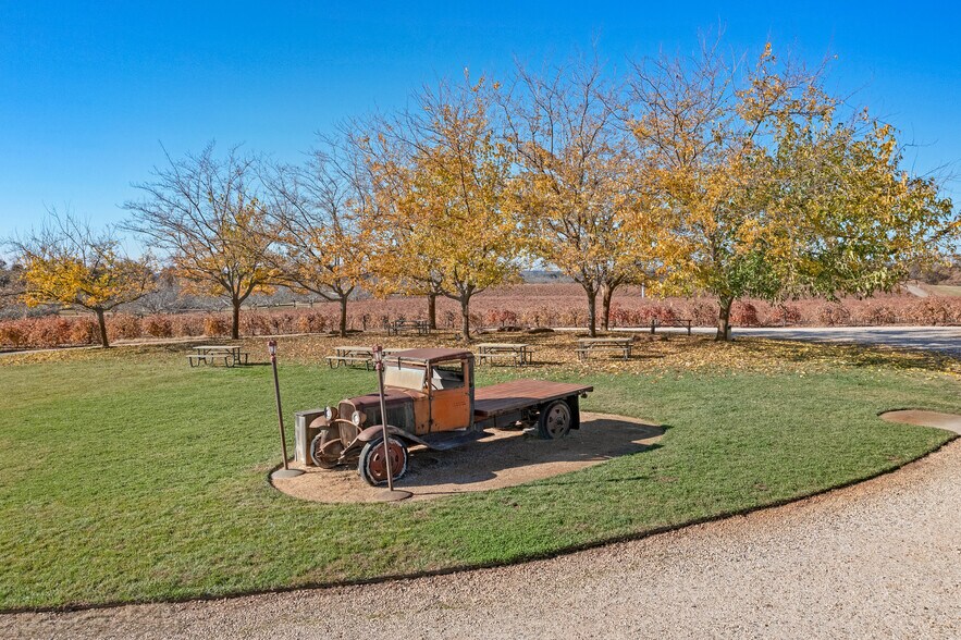 More Photos Of 21365 Shenandoah School Rd, Plymouth Winery Vineyard For Sale