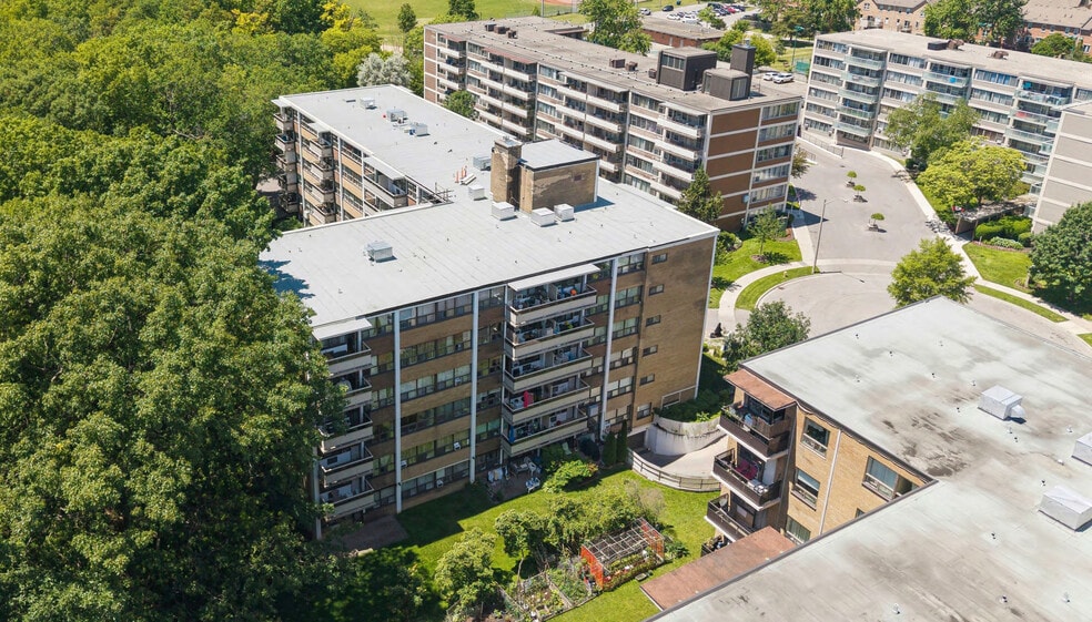 More Photos Of 6 Milepost Pl, Toronto Apartments For Sale