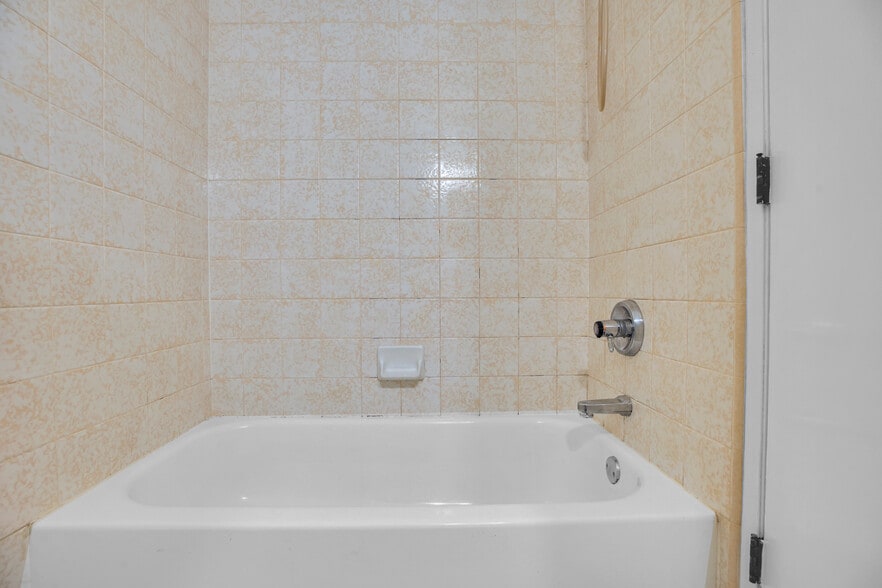 More Photos Of 1215 NW 21st Ave, Portland Apartments For Sale