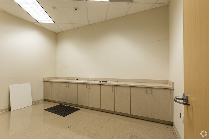 More Photos Of 4616 S US Highway 75, Denison Medical For Lease