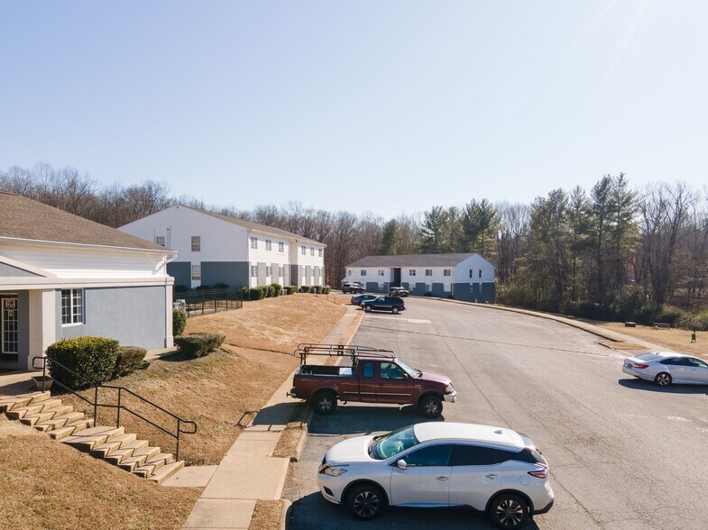 More Photos Of 1351 Avondale Dr, Clarksville Apartments For Sale