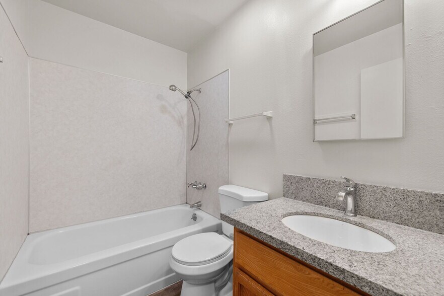 More Photos Of 429-443 Robinson Avenue, Yuba City Apartments For Sale