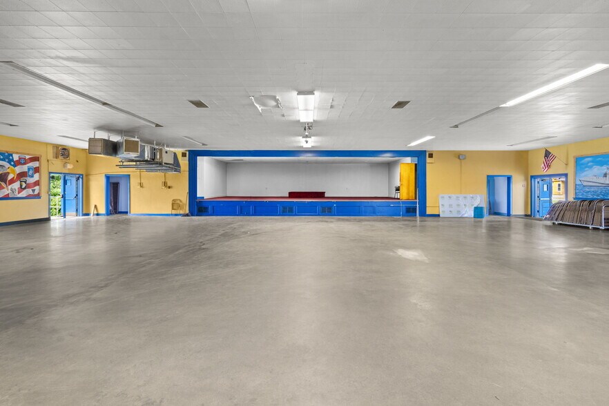 More Photos Of 419 N Raleigh Ave, Sheffield Specialty For Sale
