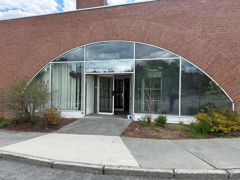 More Photos Of 45 Hanover St, Lebanon General Retail For Lease