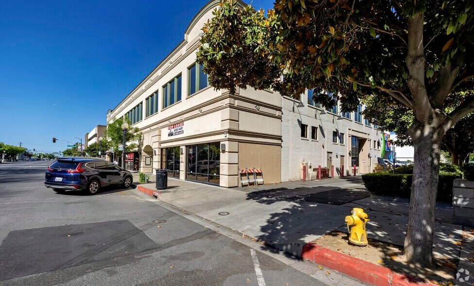 More Photos Of 1111-1115 I St, Modesto Storefront Retail Office For Lease