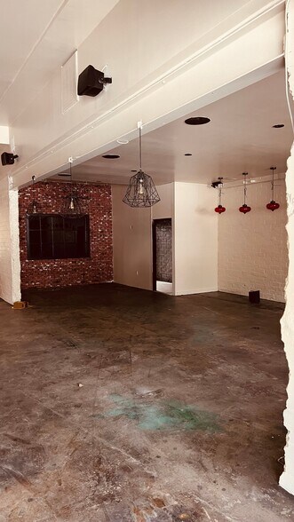 More Photos Of 13625 Ventura Blvd, Sherman Oaks Restaurant For Lease