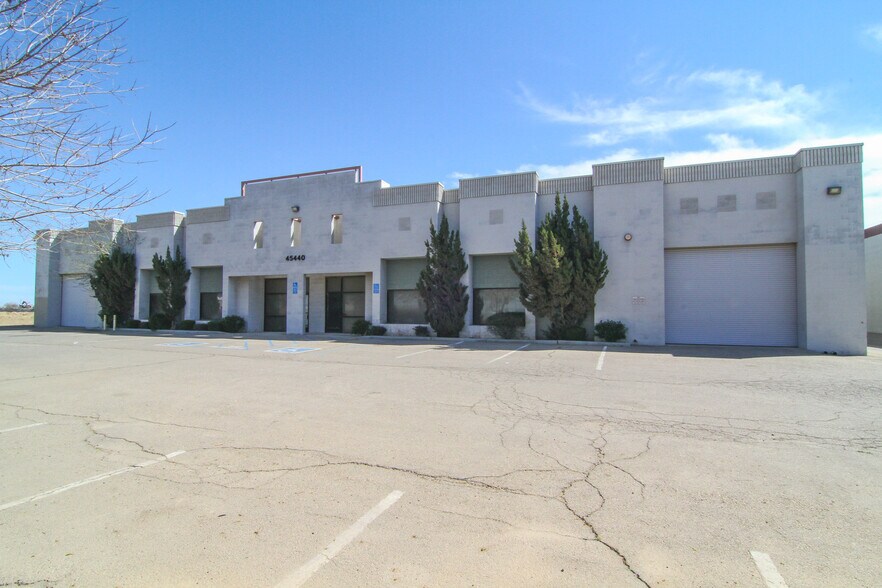 More Photos Of 45440 Trevor Ave, Lancaster Warehouse For Sale