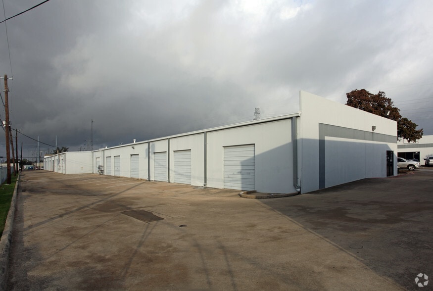 More Photos Of 11056 Shady Trl, Dallas Unknown For Lease