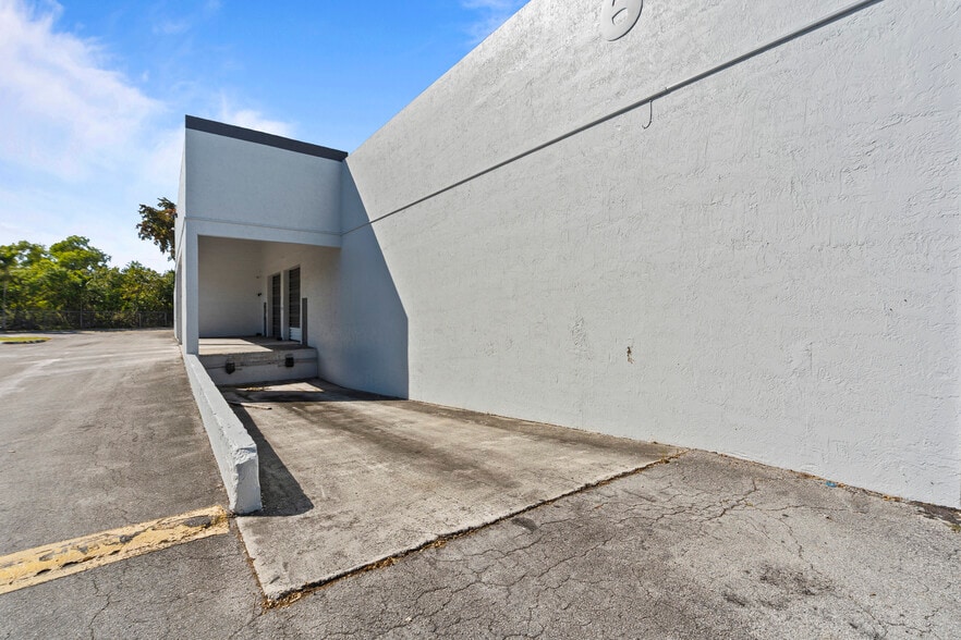 More Photos Of 19555 NE 10th Ave, Miami Unknown For Lease
