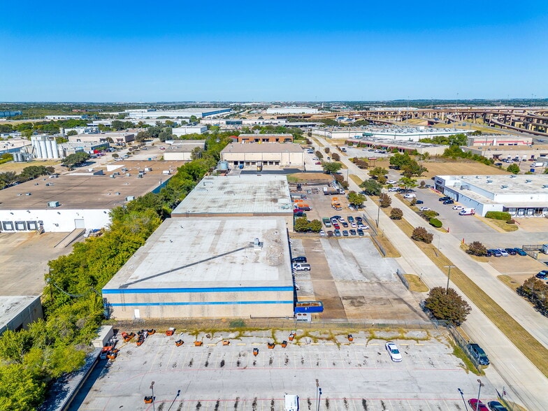 More Photos Of 4929 Northeast Pky, Fort Worth Distribution For Lease