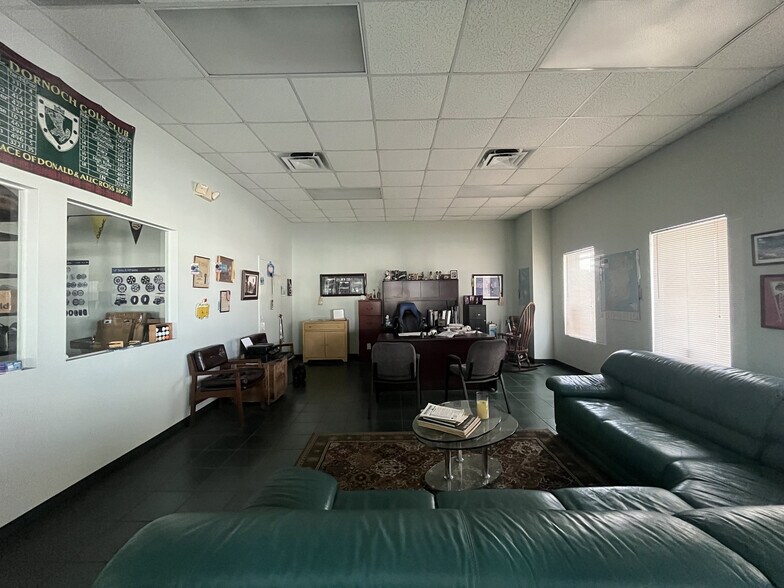 More Photos Of 1770 N Washington Blvd, Sarasota Warehouse For Sale