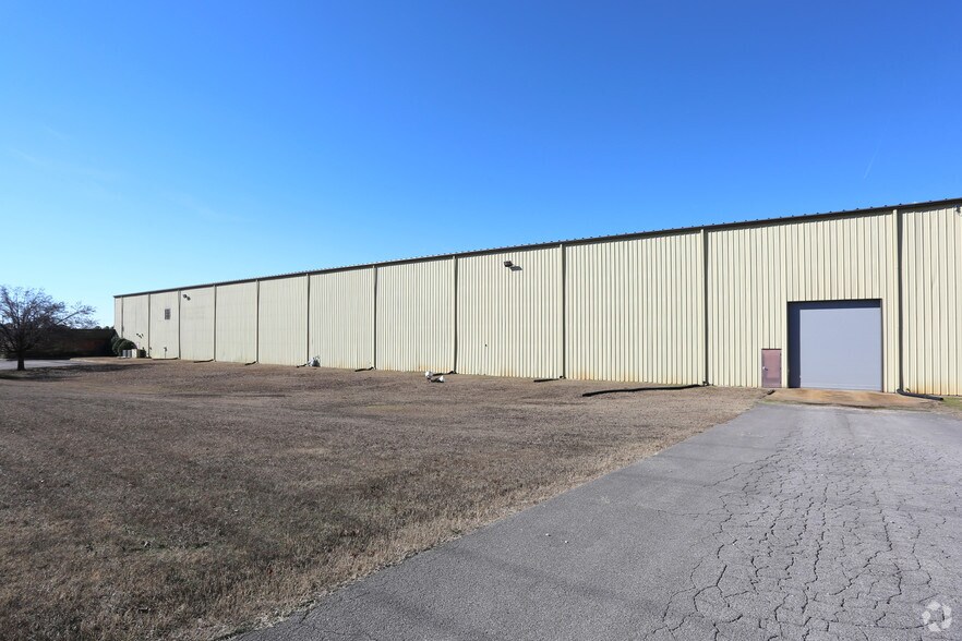 More Photos Of 3900 Pinson Valley Pky, Birmingham Warehouse For Lease