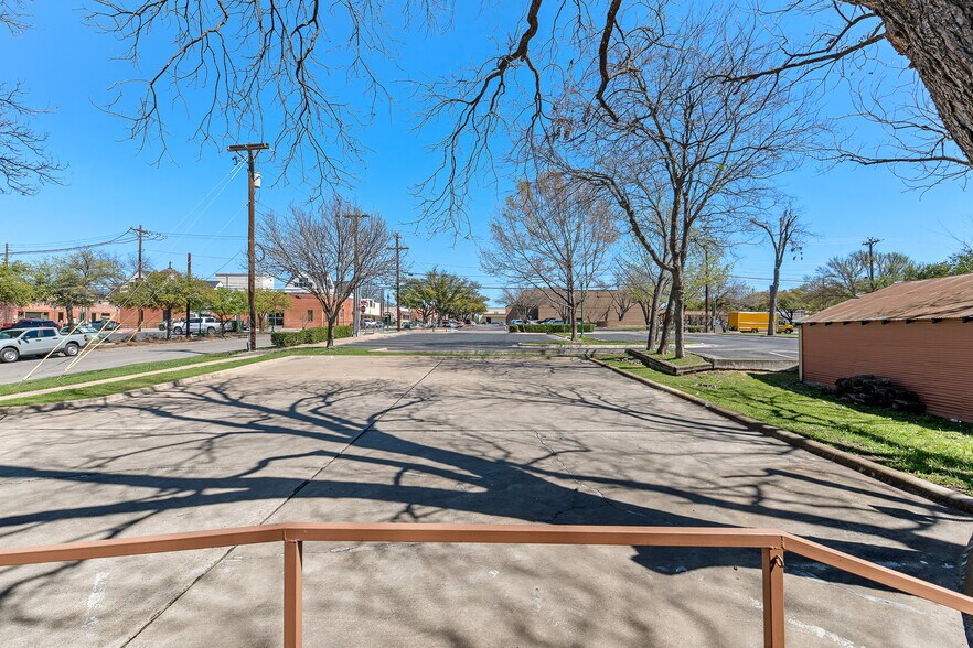 More Photos Of 903 Forest St, Georgetown Office For Sale