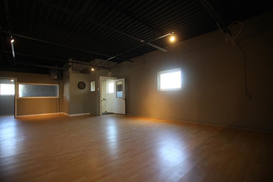 More Photos Of 67 Village St, Medway Manufacturing For Lease