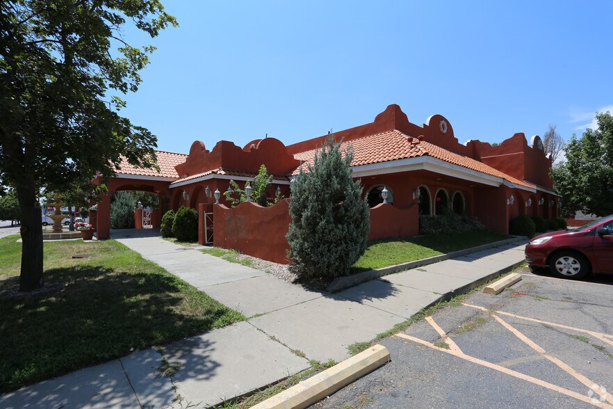 Primary Photo Of 2319 8th Ave, Greeley Restaurant For Lease