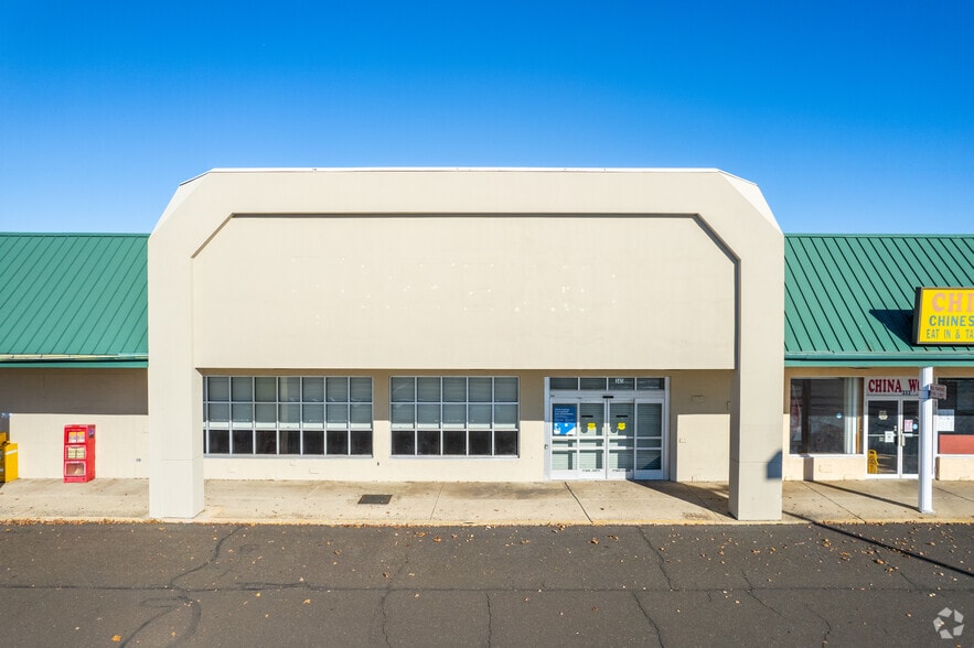 More Photos Of 345-371 W Broad St, Quakertown Freestanding For Lease