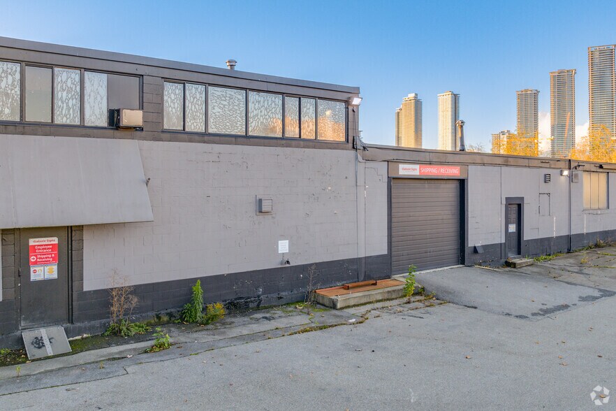More Photos Of 5085 Regent St, Burnaby Warehouse For Sale