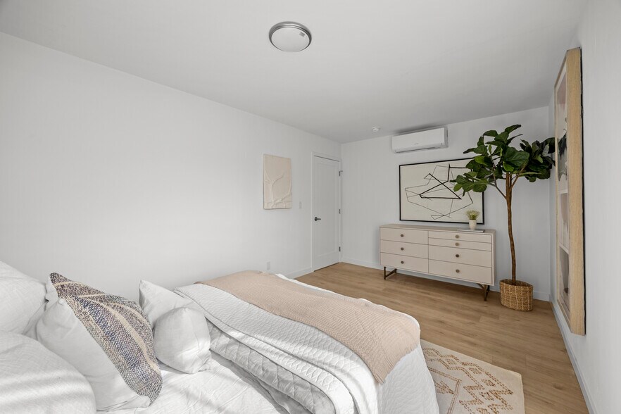 More Photos Of 1510 W 52nd St, Los Angeles Apartments For Sale