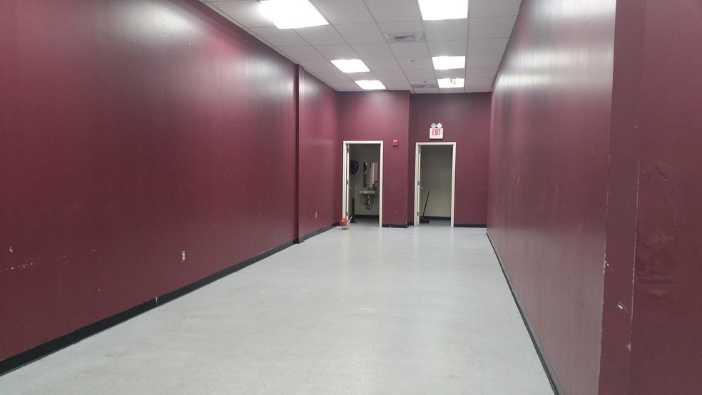More Photos Of 7500-7558 Annapolis Rd, Lanham Unknown For Lease