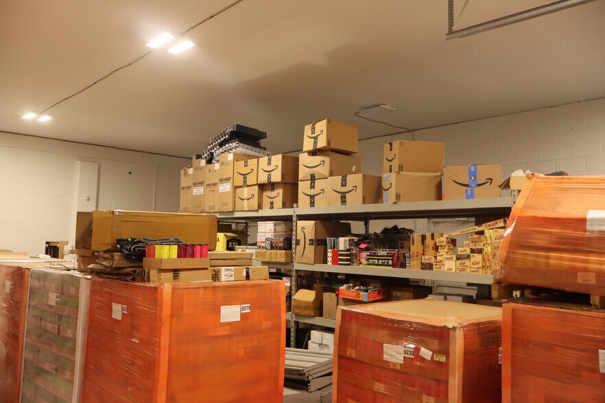 More Photos Of 515 Williamstown Rd, Sicklerville Storefront For Sale