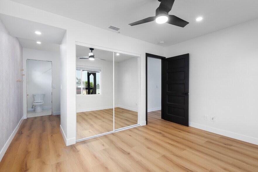 More Photos Of 2419 Chicago St, San Diego Apartments For Sale